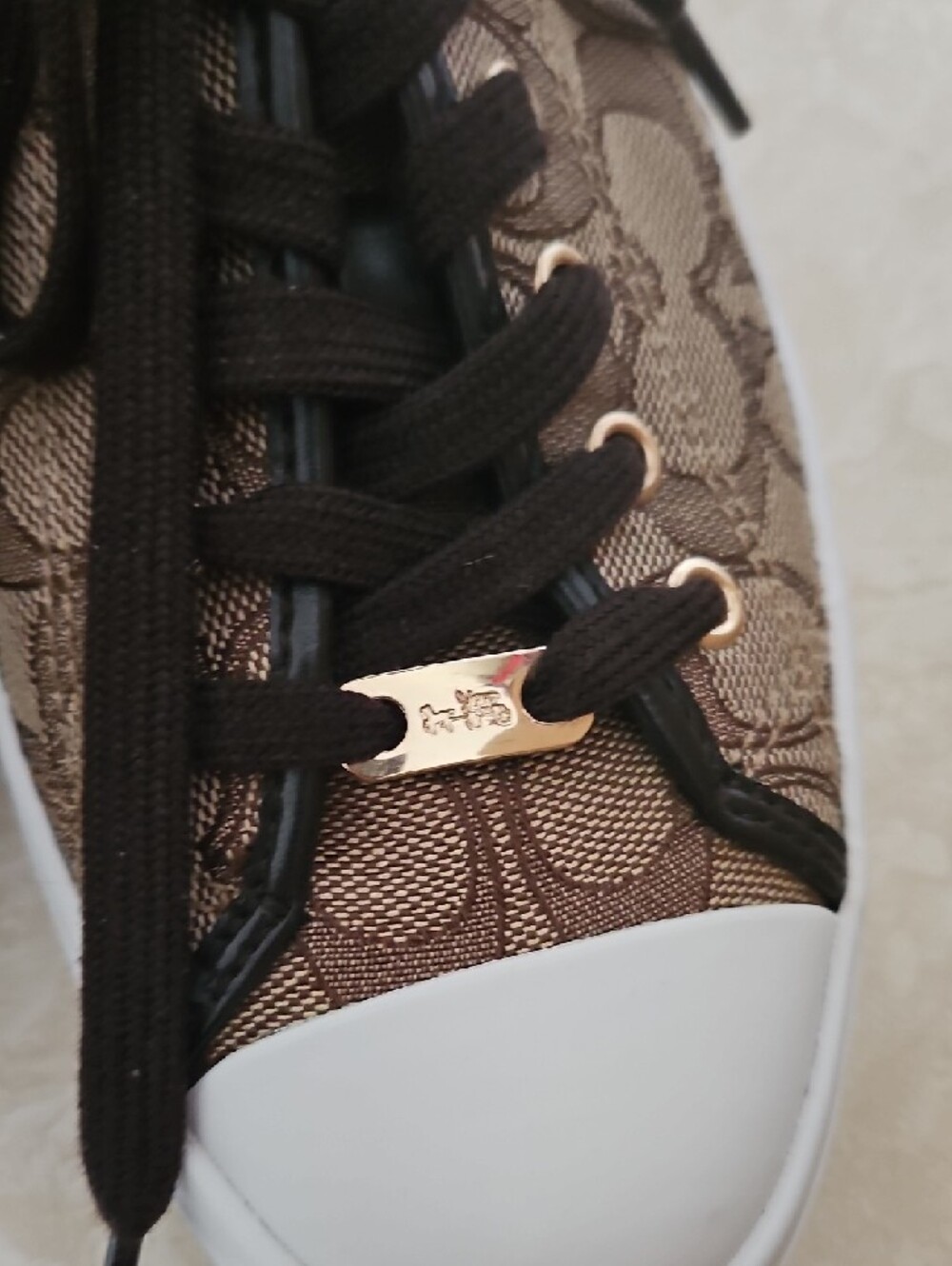 Coach Empire Outline Signature Canvas Sneaker, Size 9B. - Picture 3 of 13
